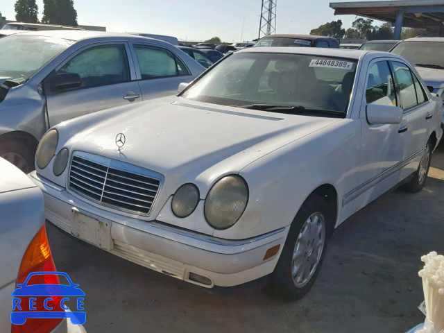 1996 MERCEDES-BENZ E 300D WDBJF20F2TJ022632 Bild 1