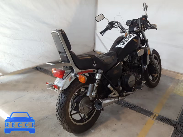 1983 HONDA VF750 C JH2RC071XDM111996 image 3