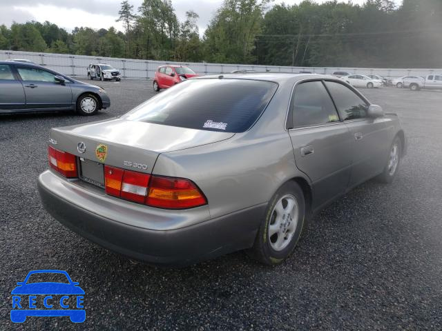 1999 LEXUS ES300 JT8BF28GXX0172338 image 3