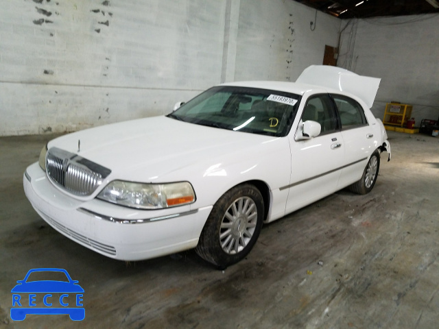 2003 LINCOLN TOWNCAR 1LNHM81W83Y676822 image 1