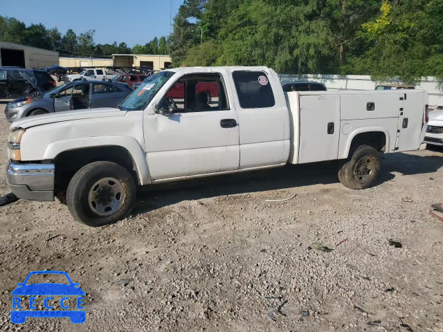 2003 CHEVROLET SILVERADO2 1GBHC29UX3E202741 Bild 0