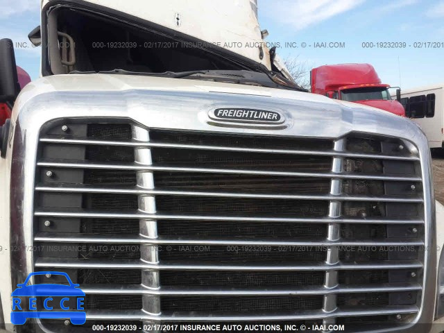 2015 FREIGHTLINER CASCADIA 125 1FUJGLD5XFLGK7704 image 8