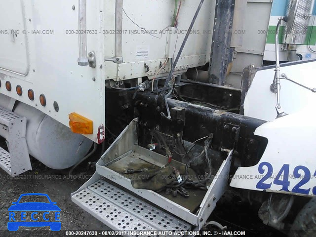 2001 FREIGHTLINER FLD FLD120 1FUJAHBD91PJ31638 image 6