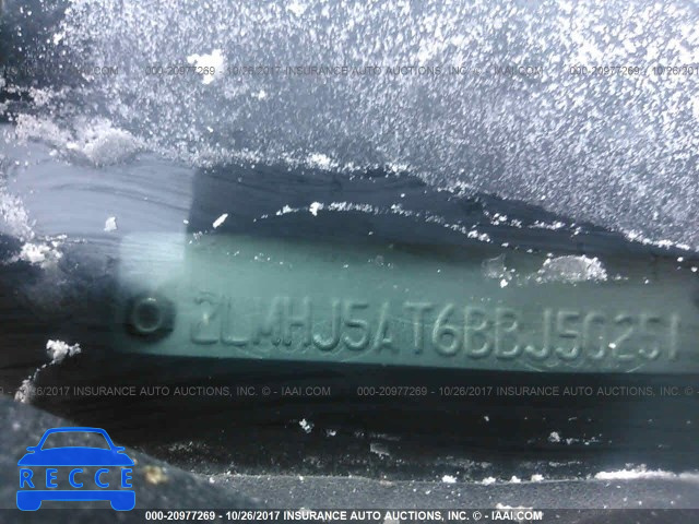 2011 LINCOLN MKT 2LMHJ5AT6BBJ50251 image 8