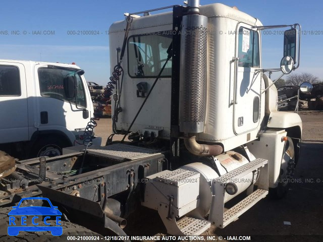2000 FREIGHTLINER CONVENTIONAL FLD120 1FUWDZYA2YLG31421 Bild 3