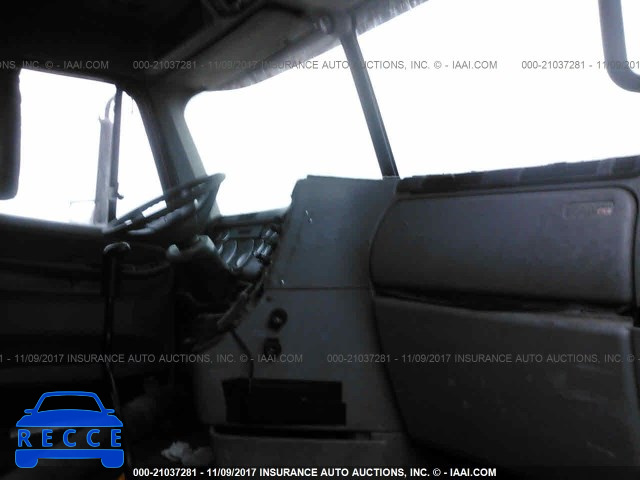 2002 FREIGHTLINER ST120 ST120 1FUJBBCG92PB39052 image 4