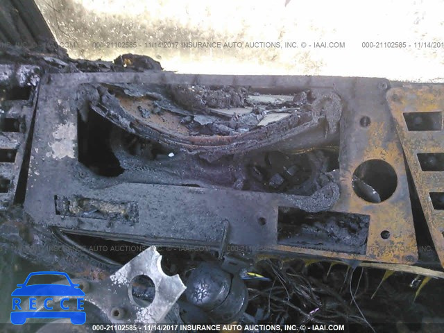 1984 CHEVROLET P30 1GBKP37W9E3305975 image 6