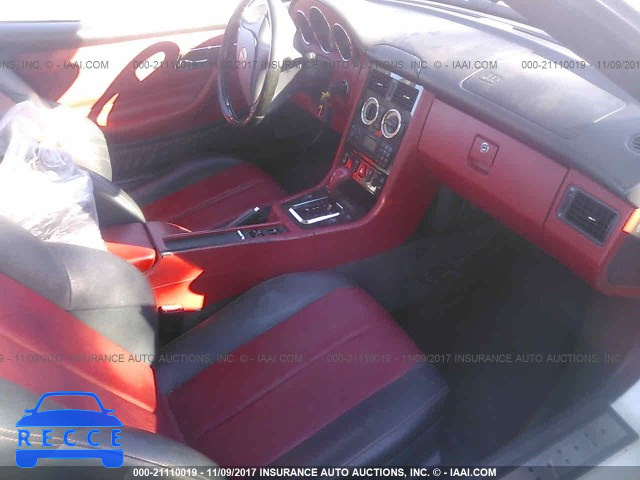 2002 MERCEDES-BENZ SLK 320 WDBKK65F42F262282 image 4