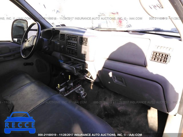 2000 Ford F550 SUPER DUTY 1FDAF57F1YEA07544 image 4