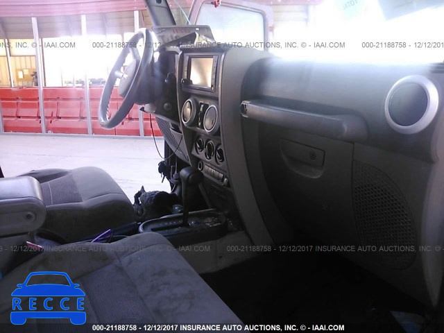 2008 JEEP WRANGLER UNLIMITE SAHARA 1J4GA59148L623291 image 4