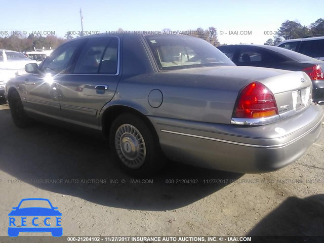 2001 Ford Crown Victoria 2FAFP73W11X145832 image 2