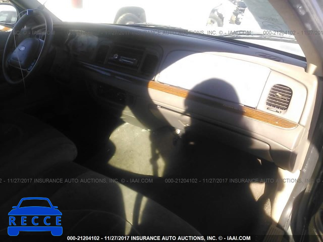 2001 Ford Crown Victoria 2FAFP73W11X145832 image 4