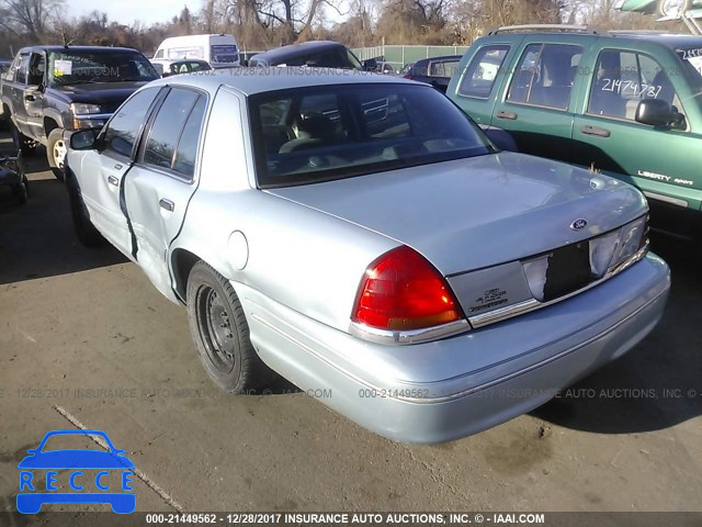 2002 Ford Crown Victoria 2FAFP73W92X133235 зображення 2