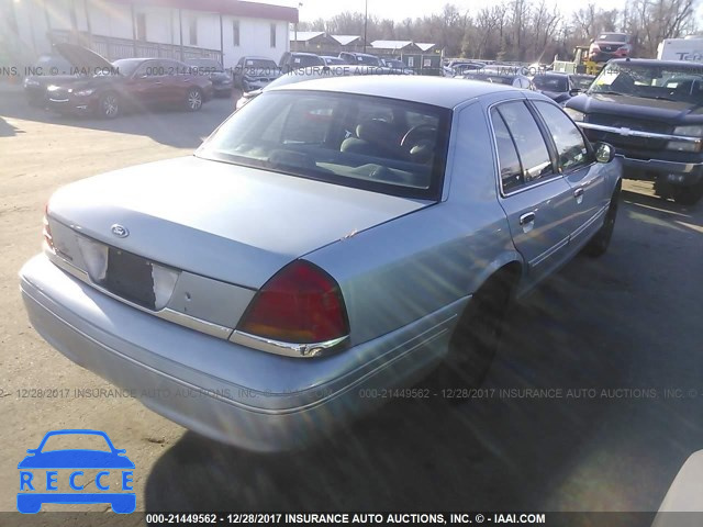 2002 Ford Crown Victoria 2FAFP73W92X133235 image 3