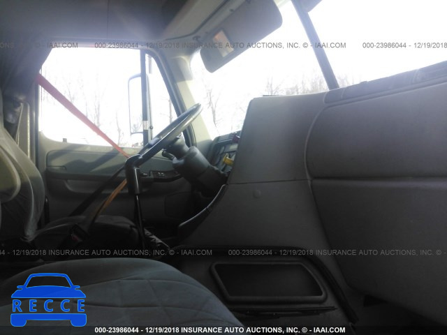 2006 FREIGHTLINER ST120 ST120 1FUJBBCK16LX02318 image 4