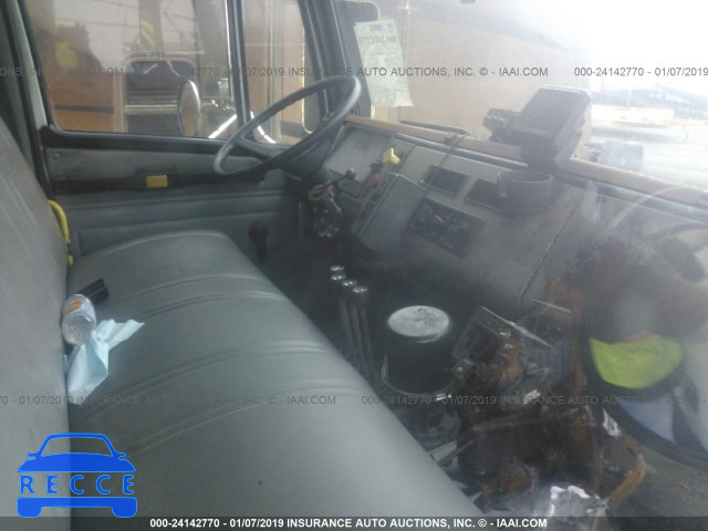 2001 FREIGHTLINER MEDIUM CONVENTIONAL FL70 1FVABUAK21HJ04082 image 4