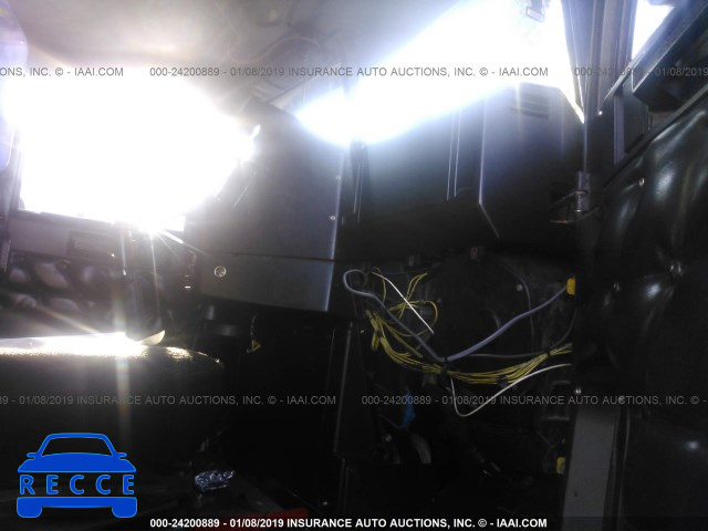 1999 FREIGHTLINER CONVENTIONAL FLD120 1FUPCSZB5XLA10047 image 4