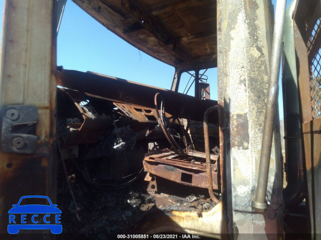 1999 FREIGHTLINER MEDIUM CONVENTIONAL FL112 1FUWTECA3XHB30557 image 4