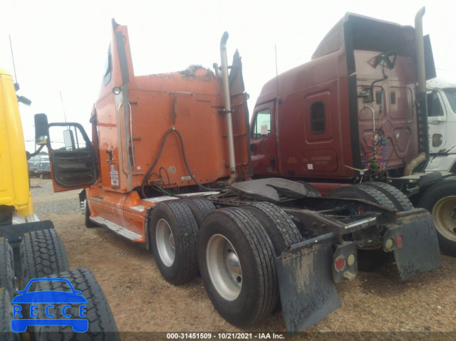 2004 FREIGHTLINER ST120  1FUJBBCG44CM40741 image 2