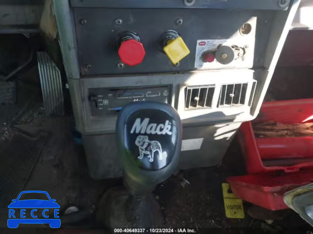 2000 MACK CH613 CH600 1M1AA13Y3YW129321 image 15
