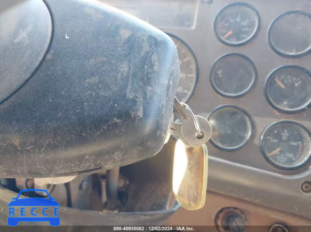 2006 MACK CV713 CV700 1M2AG11C16M042477 image 10