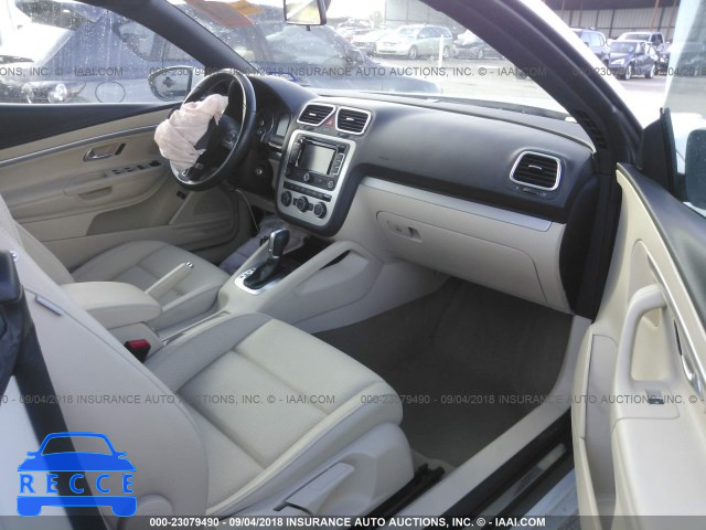 2015 VOLKSWAGEN EOS KOMFORT/SPORT WVWBW8AH8FV001130 зображення 4