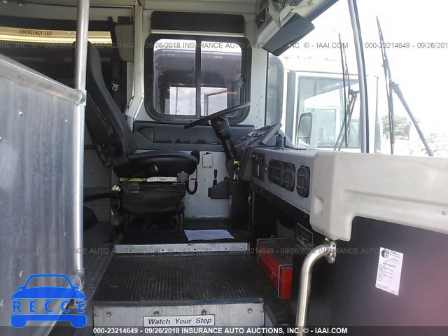 2004 BLUE BIRD BUS 1BDGNBXA54F217098 image 4