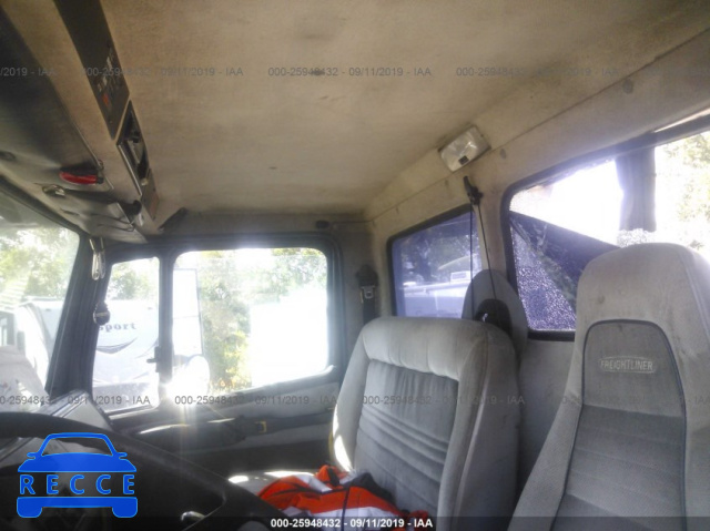 1999 FREIGHTLINER FL70 1FV6HJCA3XHB31584 Bild 4