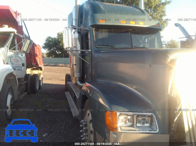 2000 FREIGHTLINER FLD FLD120 1FUYDSZBXYPA61765 image 0