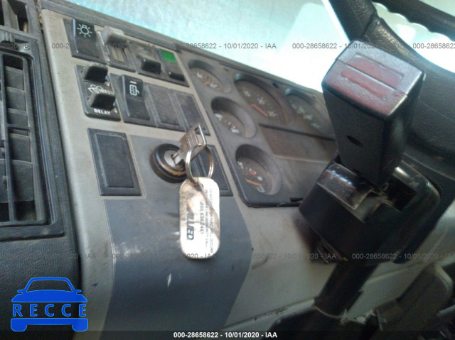2000 FREIGHTLINER MEDIUM CONVENTIONAL FL70 1FV6HJAC8YHB88823 image 10
