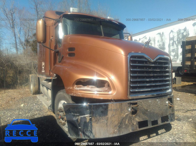 2004 MACK CX613  1M1AE07YX4N019584 Bild 0