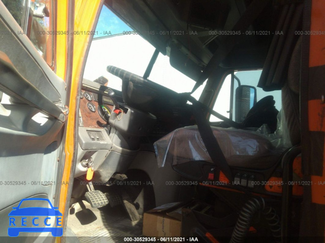 2009 FREIGHTLINER ST120 ST120 1FUJBBCK19LAG0900 image 4