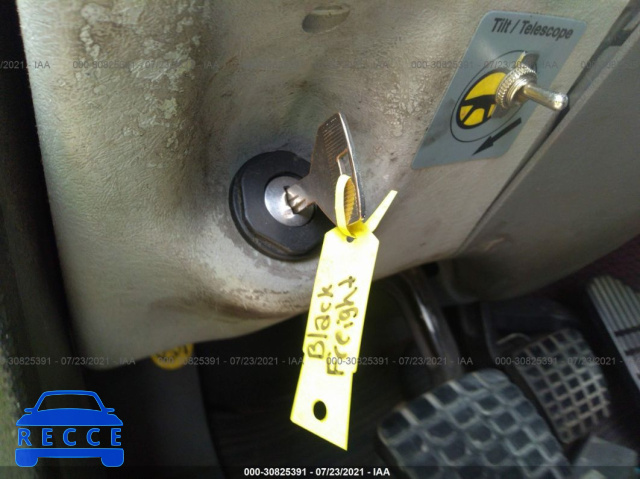 2002 FREIGHTLINER ST120 ST120 1FUJBBBD02LH37609 image 10