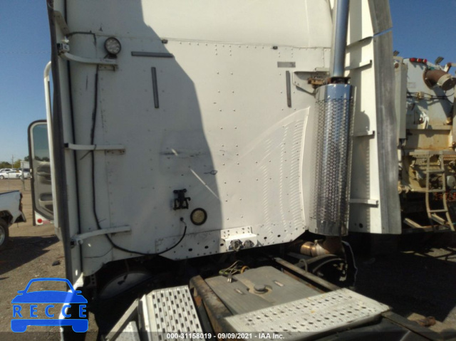 2001 FREIGHTLINER MEDIUM CONVENTIONAL CST120 1FUY0SZB61LG34900 Bild 7