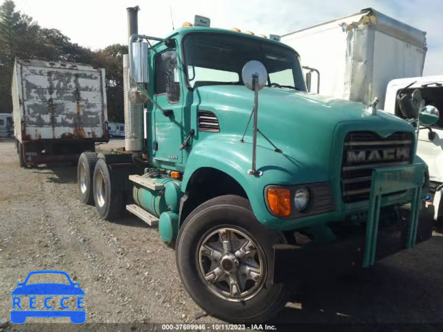 2005 MACK 700 CV700 1M2AG11Y85M024617 image 0