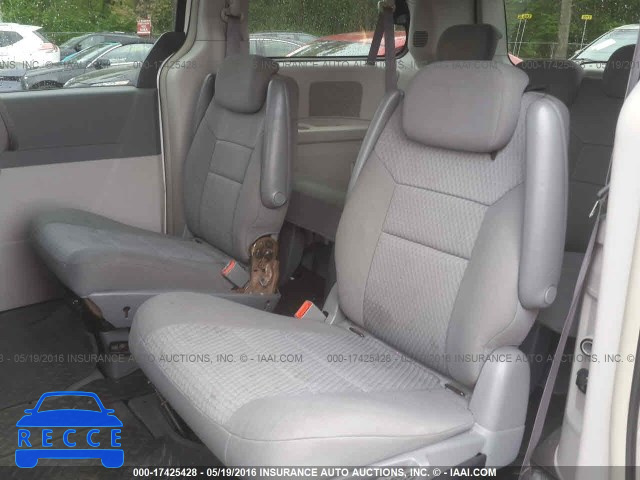 2010 Chrysler Town and Country 2A4RR5D15AR213668 image 7
