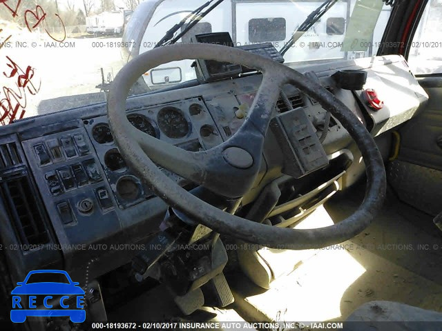 1999 FREIGHTLINER FL80 1FV6JLCB8XHA27939 image 4