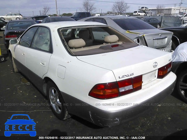 1998 Lexus ES 300 JT8BF28GXW5013823 image 2