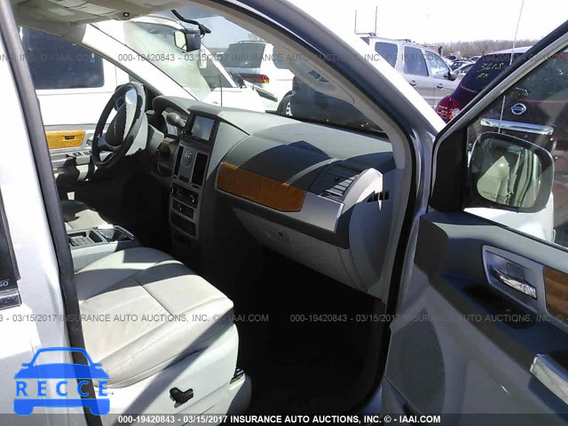 2008 Chrysler Town and Country 2A8HR64X38R614361 image 4