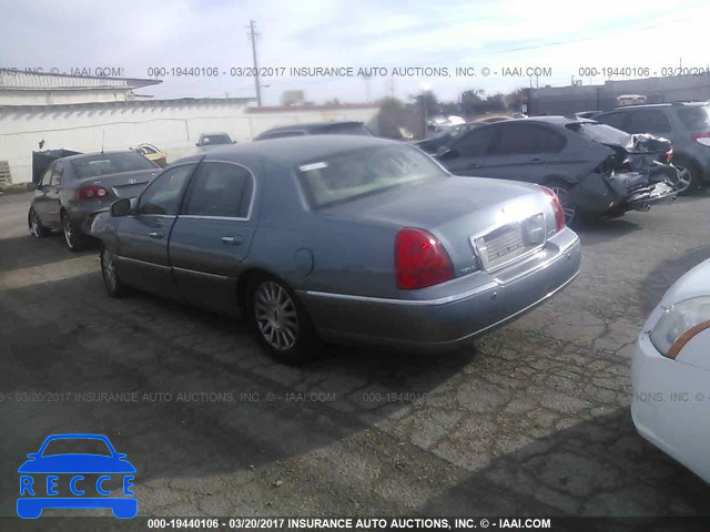 2004 Lincoln Town Car EXECUTIVE/SIGNATURE 1LNHM81W04Y672765 image 2