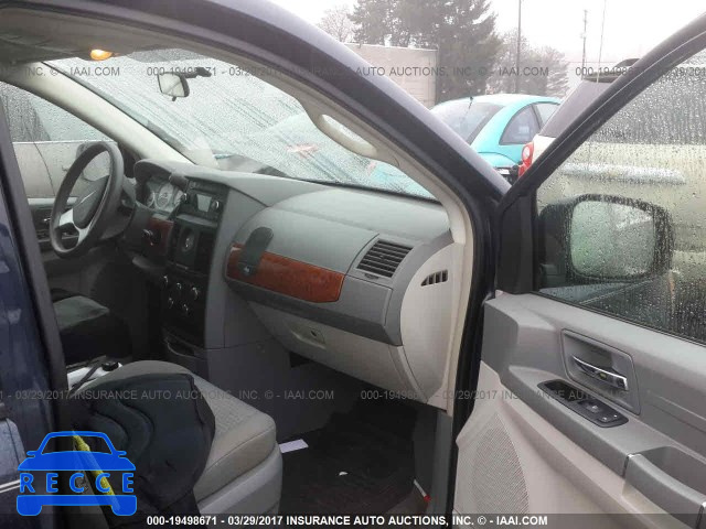 2008 Chrysler Town and Country 2A8HR44H58R687986 зображення 4