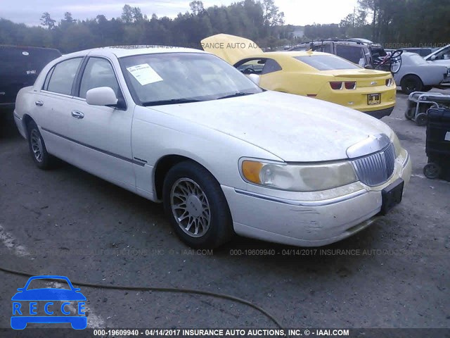 2000 Lincoln Town Car SIGNATURE 1LNHM82W6YY798858 image 0