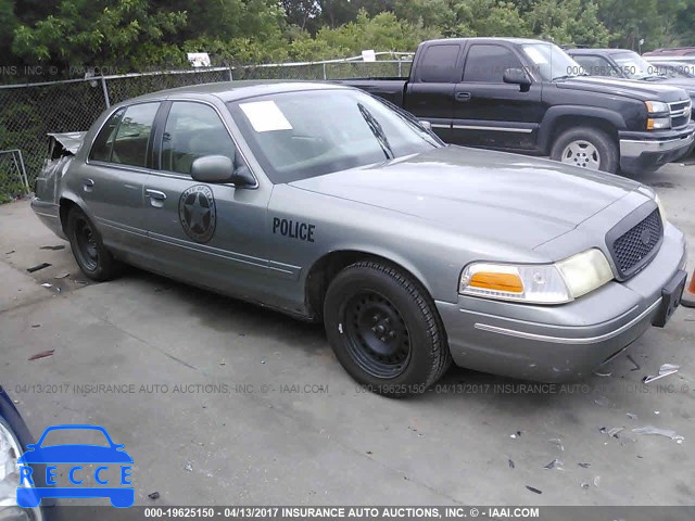 2002 Ford Crown Victoria 2FAFP73W02X121698 image 0