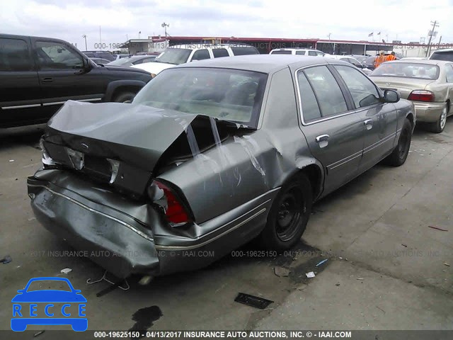 2002 Ford Crown Victoria 2FAFP73W02X121698 image 3