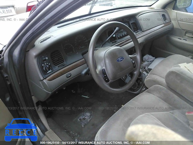 2002 Ford Crown Victoria 2FAFP73W02X121698 image 4