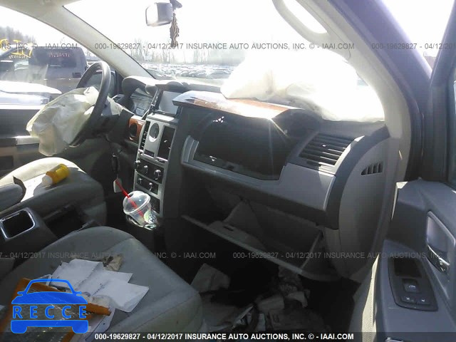 2008 Chrysler Town and Country 2A8HR54PX8R699323 зображення 4
