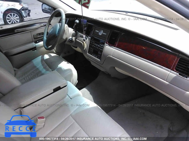 2003 Lincoln Town Car EXECUTIVE 1LNHM81W63Y608163 зображення 4