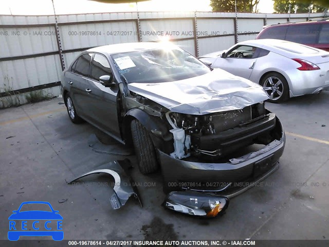 2015 Volkswagen Passat 1VWAS7A30FC038851 image 0