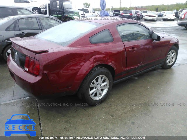 2008 Ford Mustang 1ZVHT80N385115112 image 3