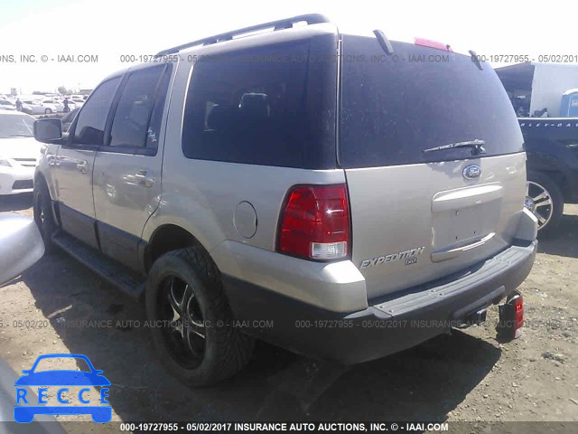 2005 Ford Expedition 1FMPU15545LA01747 image 2